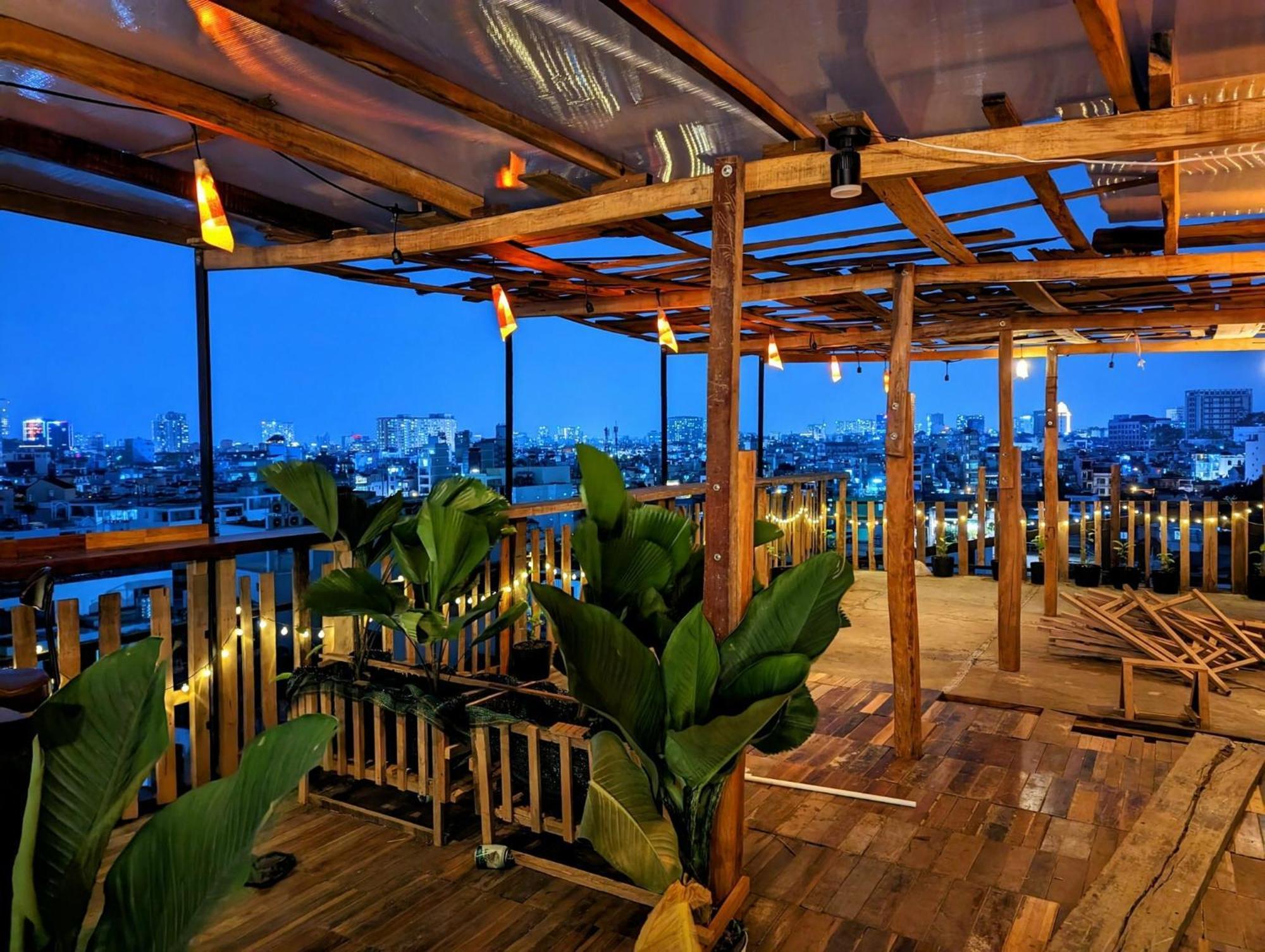 The Gk House Hostel, Ecolliving, Central City, Natural Wooden, Chill View Rooftop, Restaurant And Cocktail Bar Πόλη Χο Τσι Μινχ Εξωτερικό φωτογραφία